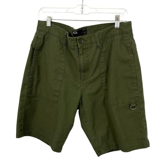 Oakley Mens Bermuda Shorts Size 32 Army Green Cotton Blend 9" inseam - Picture 1 of 15